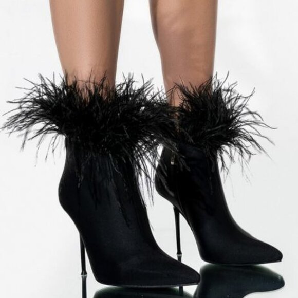 AZALEA WANG RUFFLE YOUR FEATHERS STILETTO BOOTIE IN BLACK - Picture 5 of 9